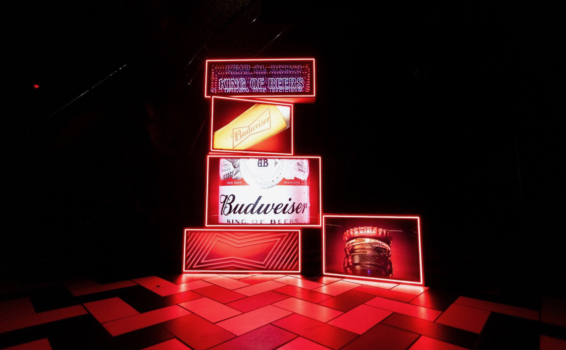 Budweiser / KING OF BEERS SHE’S BACK